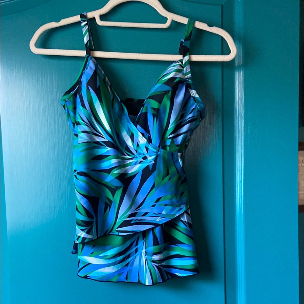 SILHOUETTE SOLUTION TANKINI TOP SIZE 8